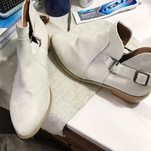 women ankle boot
